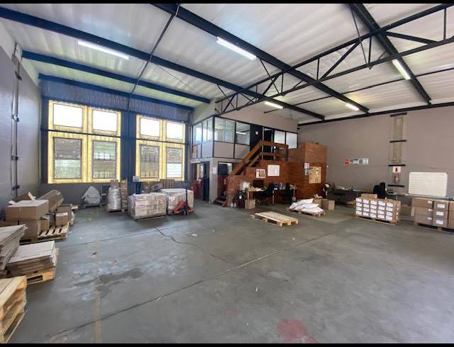 210M² WAREHOUSE TO LET IN BRIARDENE